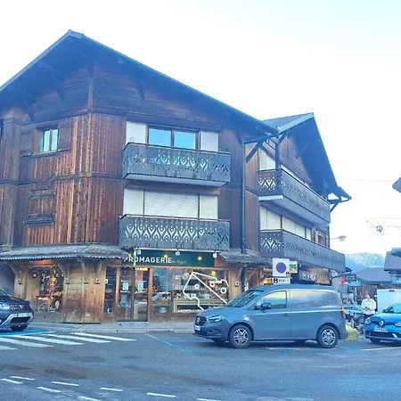 Cosy Au Centre De Morzine, Pour 4 Pers Avec Balcon, Proche Des Pistes Et Services - Fr-1-524-124